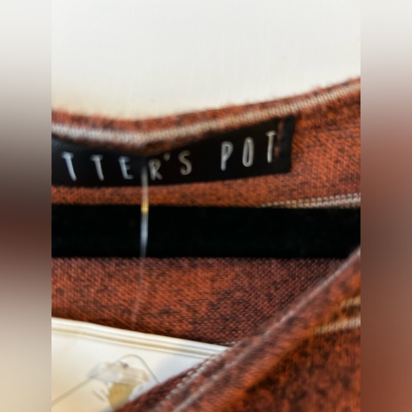 Potters Pot Boutique Fleeced Top - Picture 3 of 4